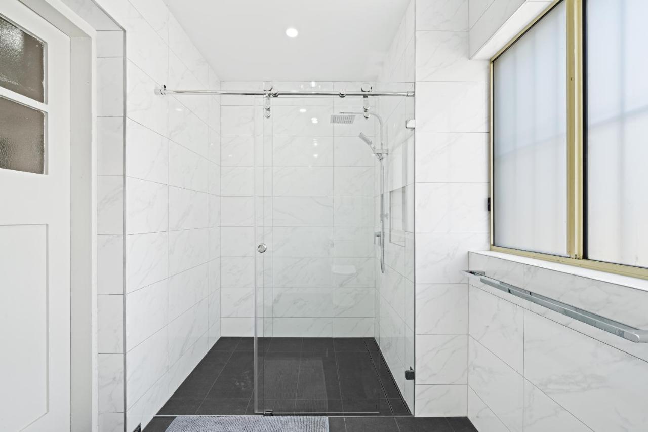 Burwood New 2 Bedroom 2 Bath Apt Free Parking Сидней Экстерьер фото